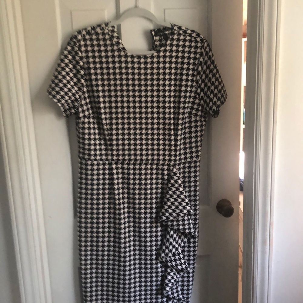 Black/White Short Sleeved Houndstooth Dress Sz XL